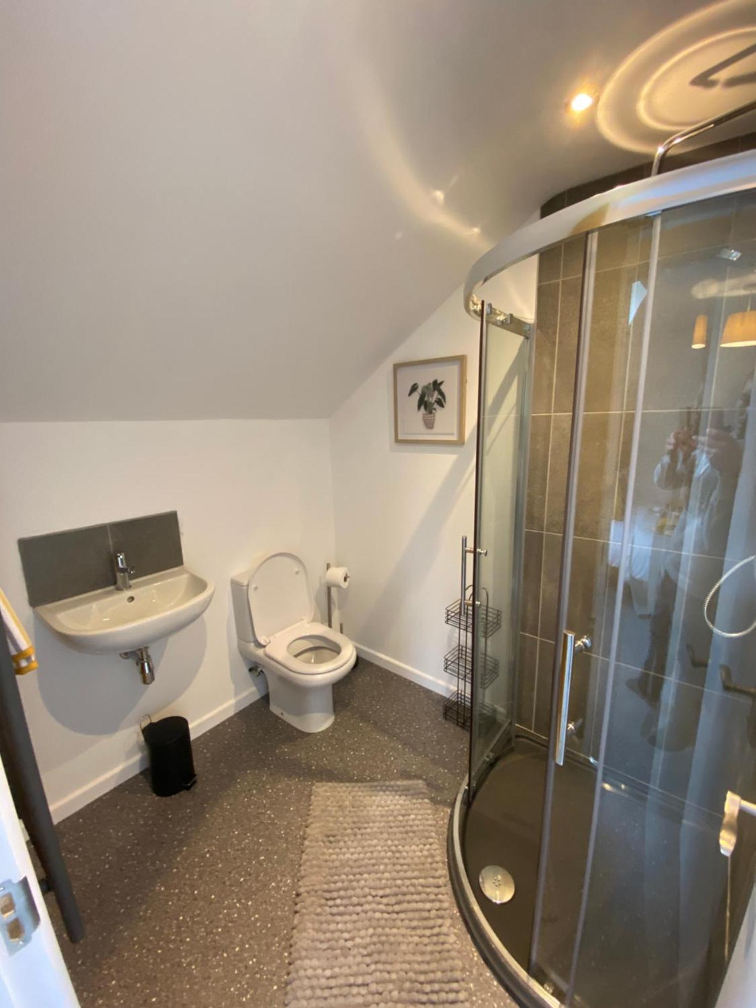 Modern Studio Apartment Set Beneath The Black Mountains A Stones Throw From The Offas Dyke Path Clodock Kültér fotó