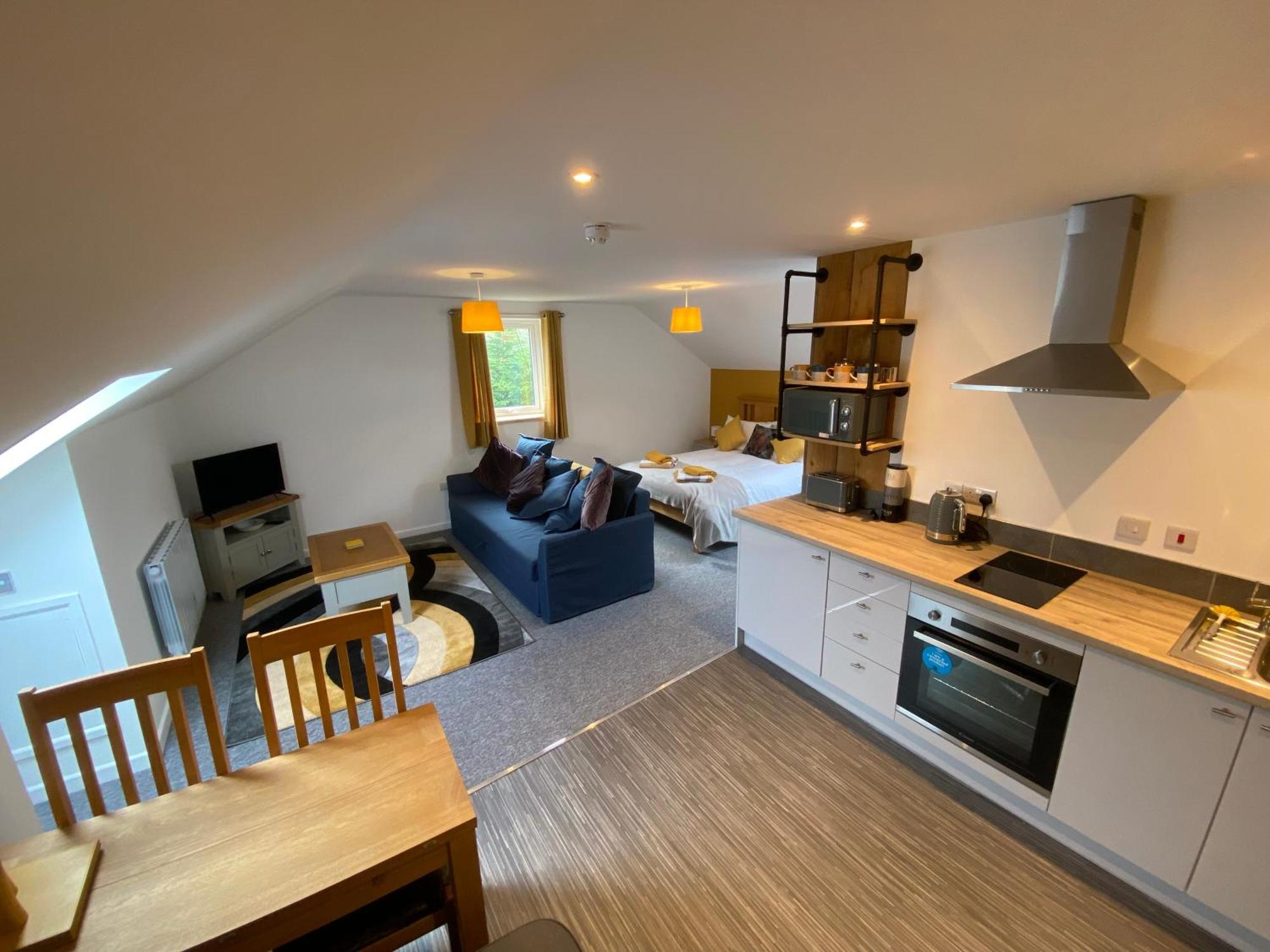 Modern Studio Apartment Set Beneath The Black Mountains A Stones Throw From The Offas Dyke Path Clodock Kültér fotó